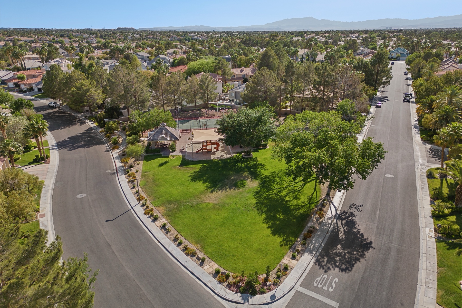 The neighborhood park inside Hillsboro Heights